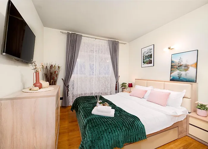 Central Elegant - Anastasia Apartment - By Openhouse