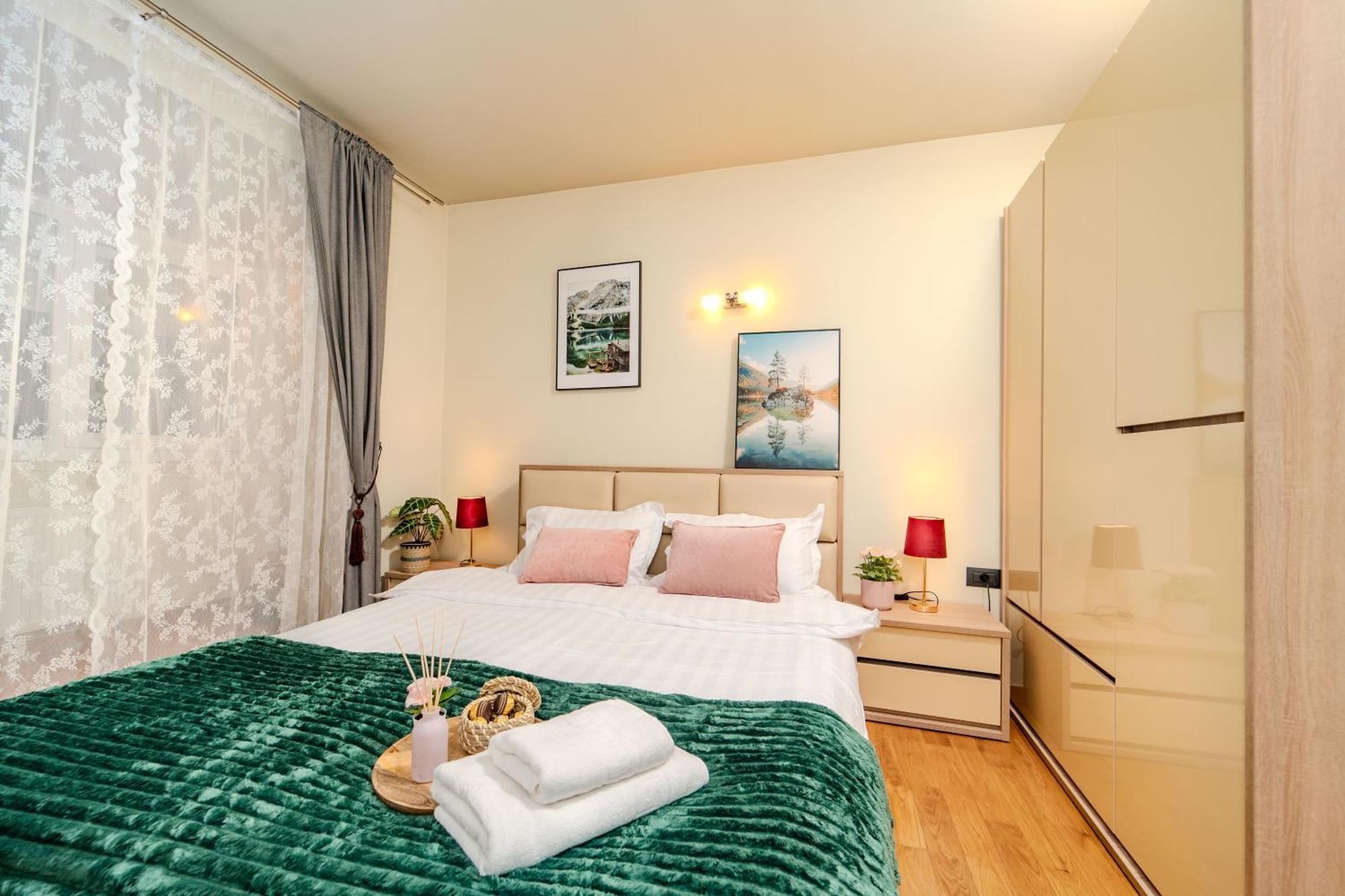 Elegant - Anastasia - By Openhouse Apartment